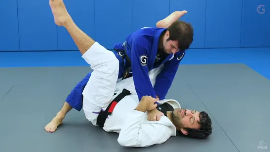 Rolles Gracie - 8 Armbar from pendulum_Rolles Gracie Fundamentals_rolles e tun