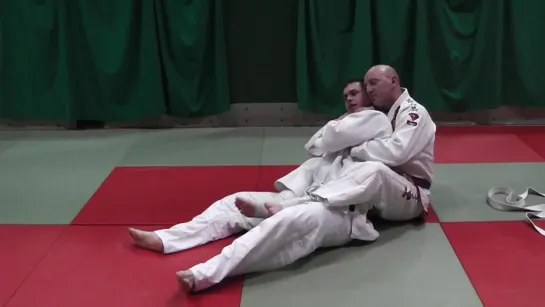 foot lapel collar choke from the back #bjf_cheat