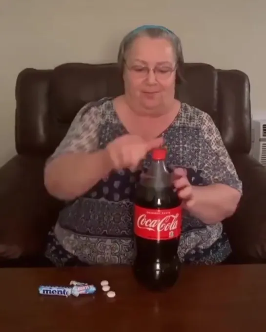 Эксперимент Coca Cola + Mentos [Тупой Подкат]