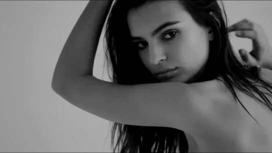 Emily Ratajkowski - Naked