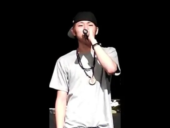 110806  ZICO "I'm still fly" + "Cocks" at Swings Concert