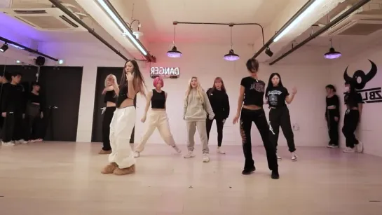 AleXa (알렉사) – 'Back In Vogue' Dance Practice [Mirrored]