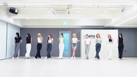 WJSN (우주소녀) - 'Last Sequence' Dance Practice [Mirrored]