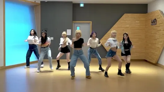 PURPLE KISS (퍼플키스) - 'Skip Skip' Dance Practice [Mirrored]