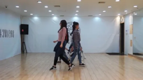 mirrored2  [Dance Practice] Dreamcatcher - Chase Me