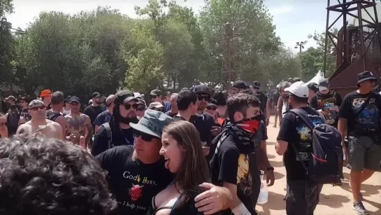 Je me Promène Nue Au Festival Hellfest En Public