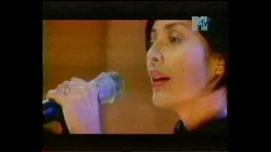 NATALIE IMBRUGLIA - концертный зал mtv (1998)