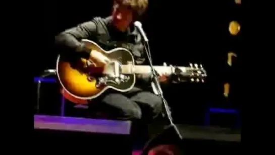 Noel Gallagher & Gem Archer - Unplugged in Moscow - Wonderwall