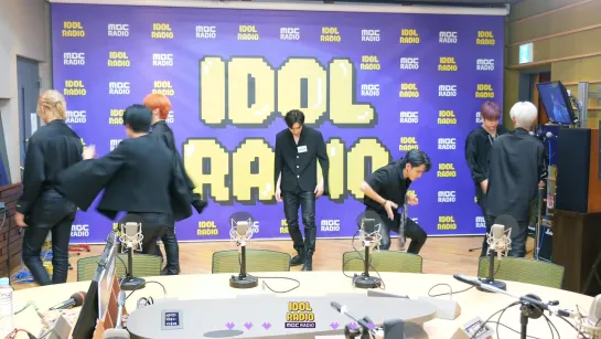 [VIDEO] 200618 Stray Kids - God's Menu @ Idol Radio