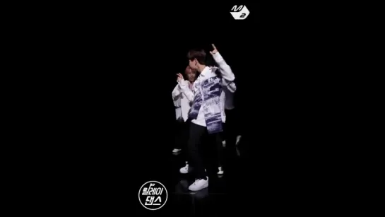 [VIDEO] 180813 Stray Kids - 'My Pace' @ Relay Dance M2