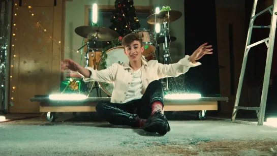 Johnny Orlando - Mistletoe (Justin Bieber Cover) • Канада | 2019