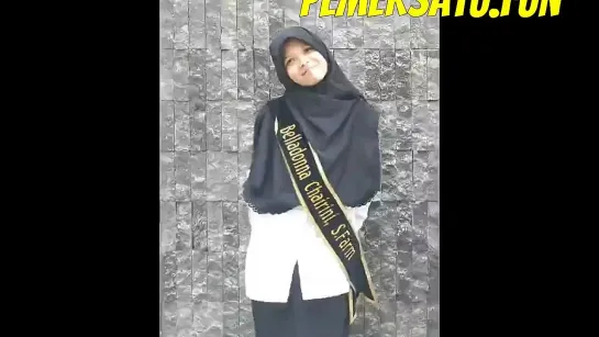 MAHASISWI JILBAB KATANYA VIR4l.mp4