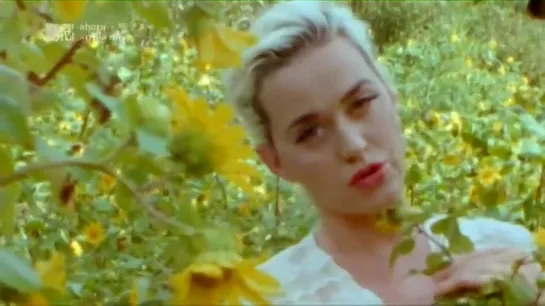 Katy Perry - Daisies (MTV LA) Arriba MTV