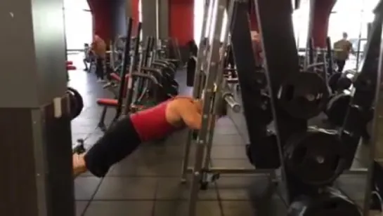 How To Do A Bodyweight Triceps Extension On A Smith Machine   Exercise Guide