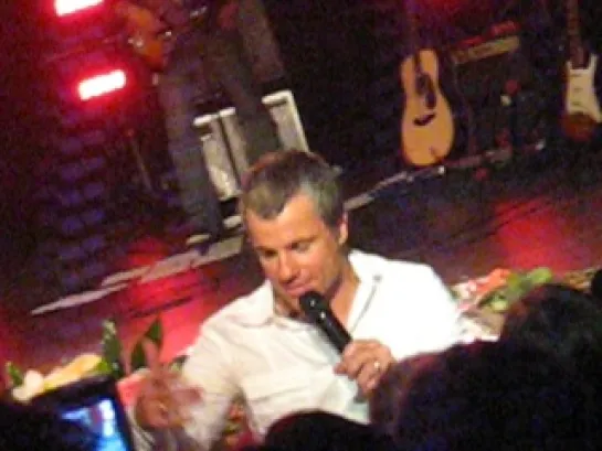 Bruno Pelletier - Брюно говорит нам "спасибо"!!!! (Moscou, 02.10.2010)