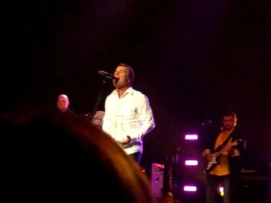 Bruno Pelletier - Aime (отрывок) (Moscou, 02.10.2010)