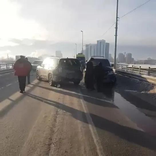 Массовая авария на Блюхеровском мосту