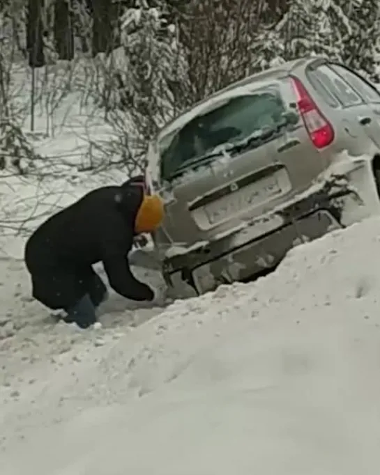 Спасли семью на Серовском тракте