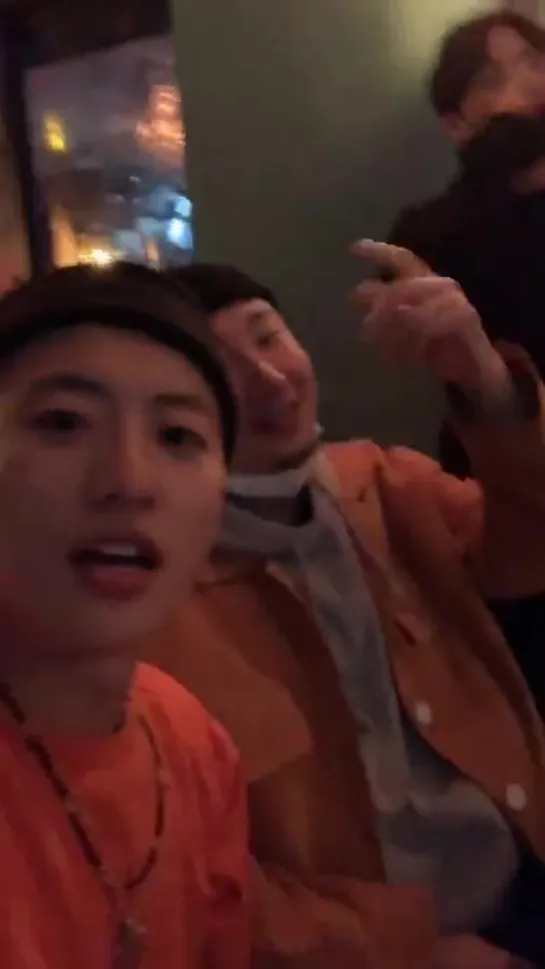 [INSTAGRAM LIVE: 201031] FEELDOG (fxxldoggssy)