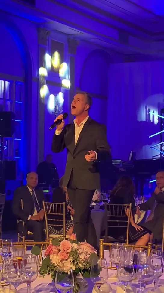 Soirée des Grands Bâtisseurs 2019- Bruno Pelletier chante Notre Dame de Paris