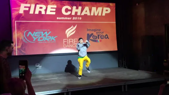 [DANCE: 190804] Танец FEELDOG'а на FIRE CHAMP Summer 2019