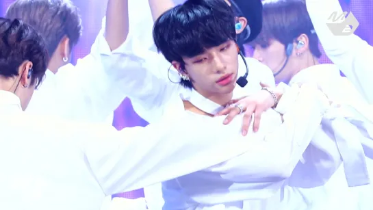 [FANCAM] 200102 Stray Kids (Hyunjin focus) - Levanter @ M!Countdown