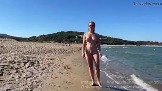 walking nude in beach