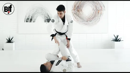 GUI MENDES - 2 LEG WORK TO PASS THE GUARD VERSUS OPPONENT GRABBING ANKLE