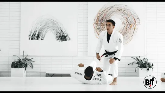 GUI MENDES - 1 DETAILS BREAKING COLLAR GRIP TO SETUP GUARD PASS #bjf_aoj