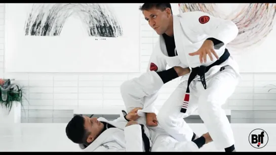 Rafael Mendes - BREAKING OPPONENTS GRIPS FROM THE LASSO GUARD TO  SET UP THE PASS 1 #BJF_AOJ