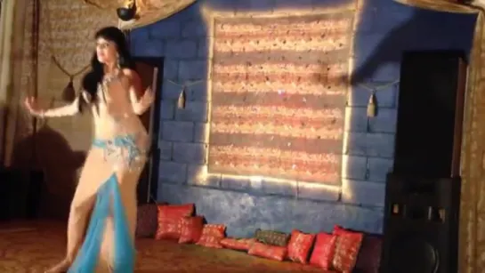 Maryam Bellydancer (Improvisation Baed Anak)