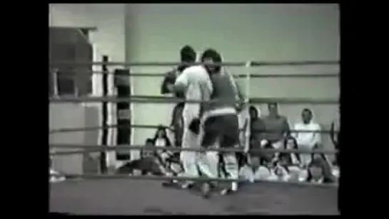 Johnny Tapia vs Max Gomez (в любительском боксе).