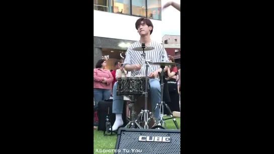 [06.07.18] N.Flying - Lovefool @ OFF TO FLYING Yeonnam-dong Busking