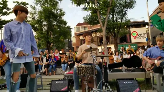 [29.06.18] N.Flying - Lovefool @ OFF TO FLYING Hongdae Busking