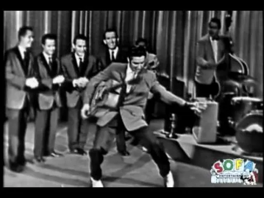 Elvis Presley - Hound Dog (1956)