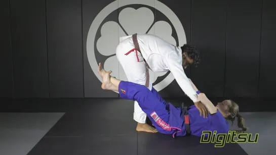 DOMINYKA OBELENYTE - Leg Trap Sweep