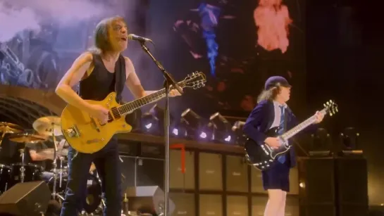 AC/DC — Rock N Roll Train (live at River Plate • 2009)