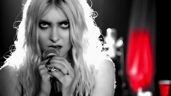 The PRETTY RECKLESS ••• Take Me Down (official video)