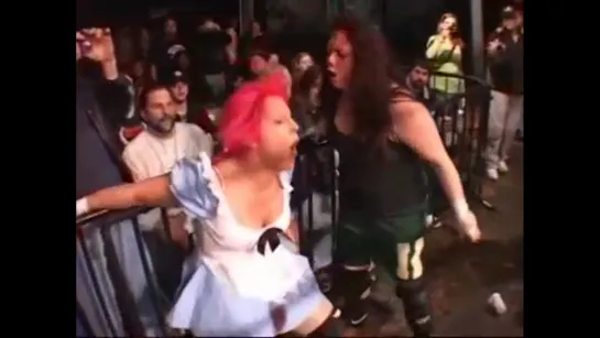 LuFisto vs Mickie Knuckles (Roxie Cotton as speial ref)