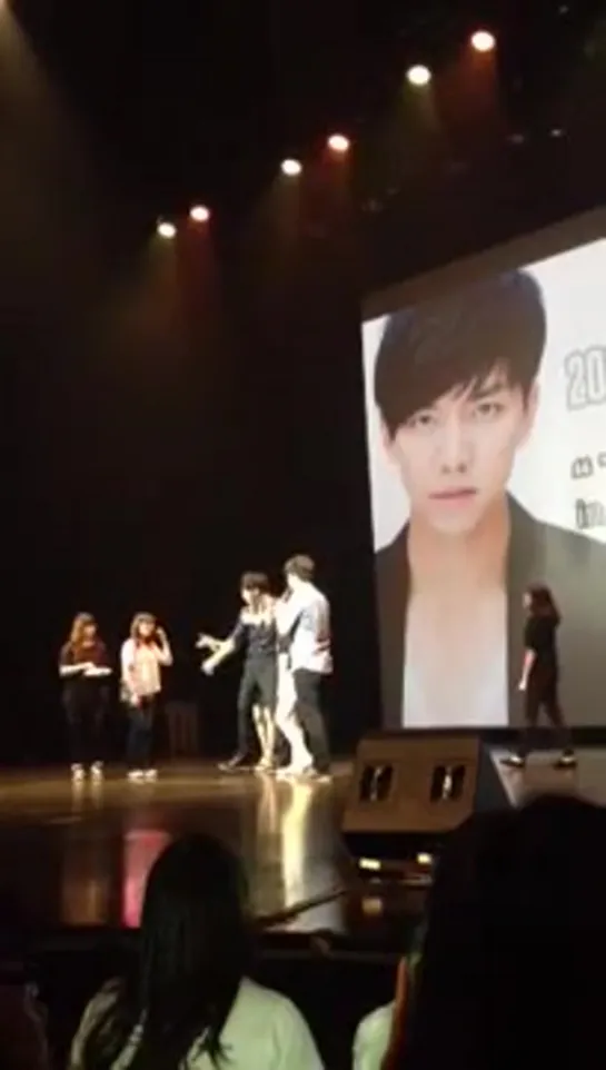 Lee Seung Gi The Brilliant Show 2013 Singapore Fancam Part 4