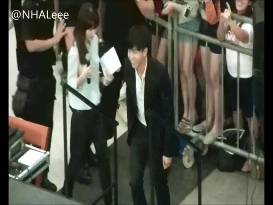 [FANCAM] HD 130906 Lee Seunggi - Entering Press Conference (720p)