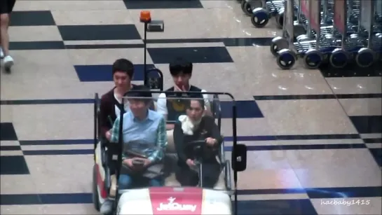 [fancam] 130908 Lee Seunggi at Changi Airport T3 heading back to Seoul_ (720p)