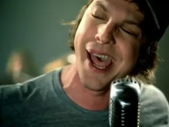 Gavin DeGraw "In love with a girl"