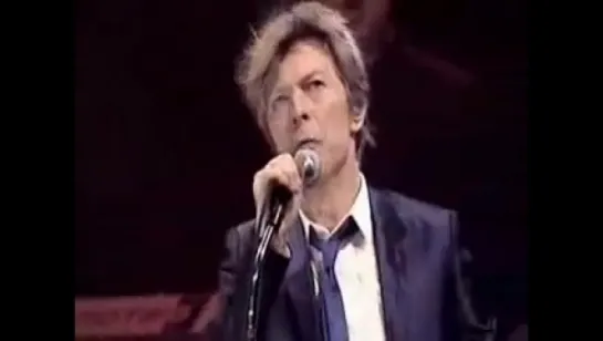 David Bowie - Heroes (Live 2002)