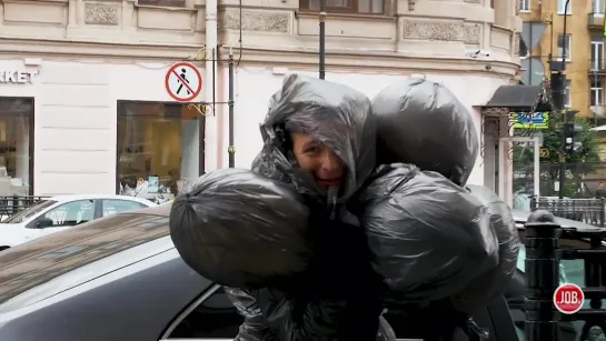 vJOBivay Человек-мусор в России пранк   trash man in russia prank   подстава от вджобыватели