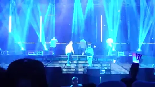 [FANCAM] 150124 WINNER performing Tonight at WWIC in Shenzhen