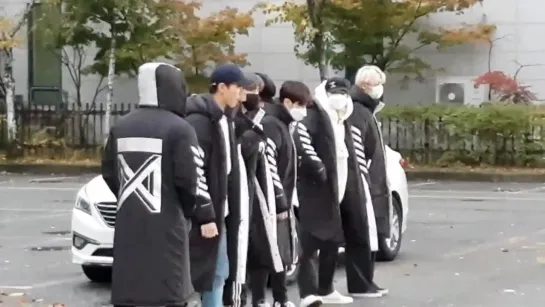 [VK][181109] MONSTA X Arriving at Music Bank @ KNB