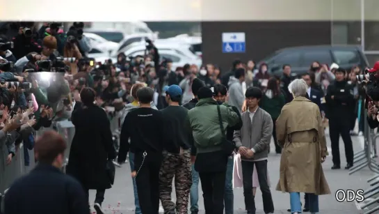 [VK][181026] MONSTA X Arriving at Music Bank @ ODS