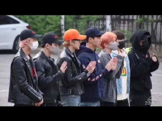 [VK][180420] MONSTA X Arriving at Music Bank @ 147company