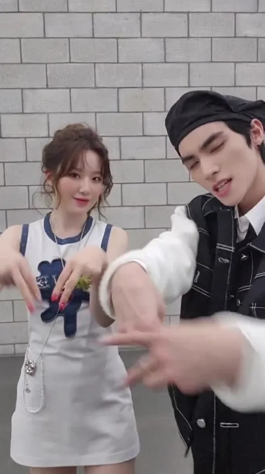 230523 (G)I-DLE's Shuhua and Xiaojun (WayV) - Diamonds Only @ SNS TikTok